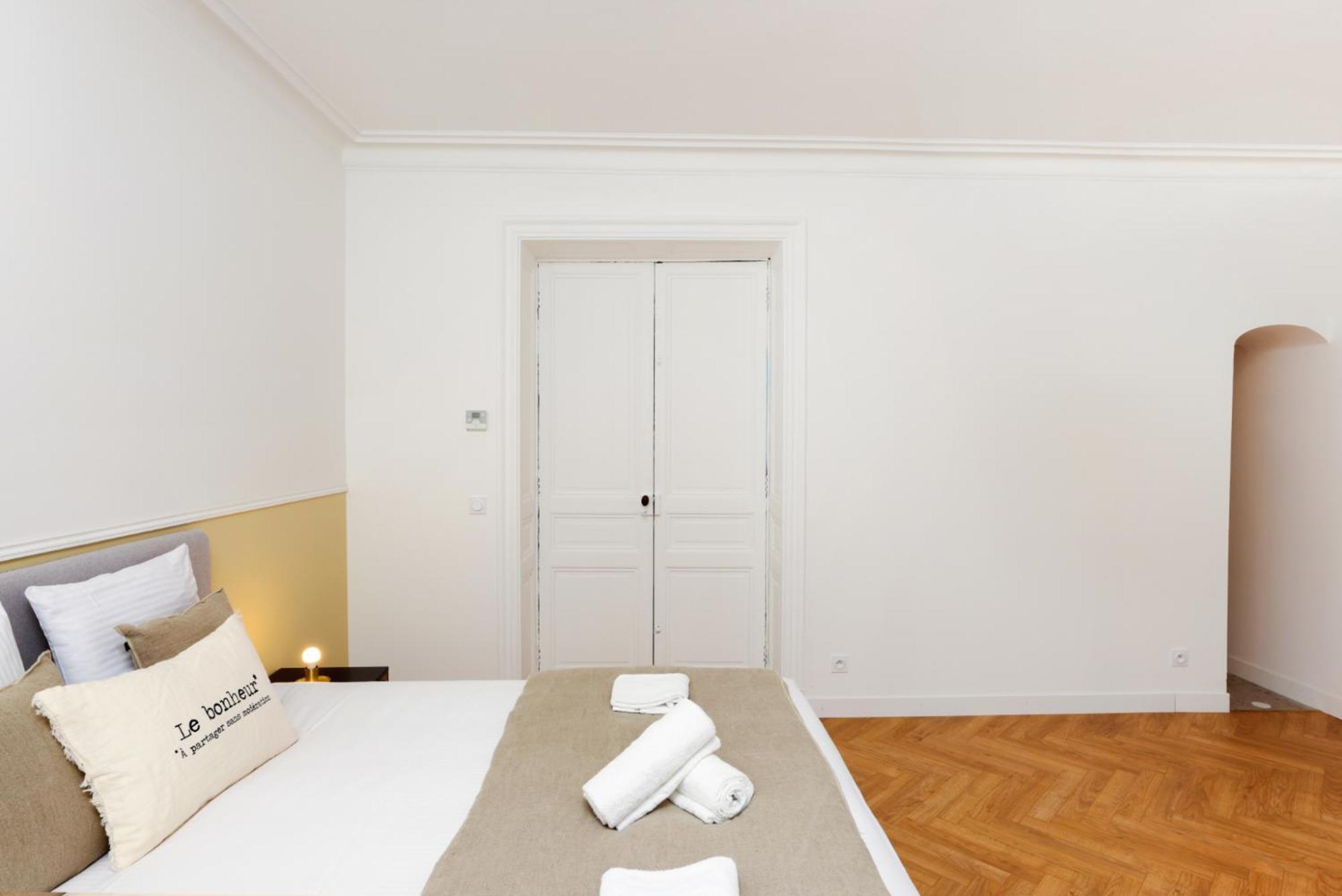 La Pittoresque 2 Apartment Carcassonne Room photo